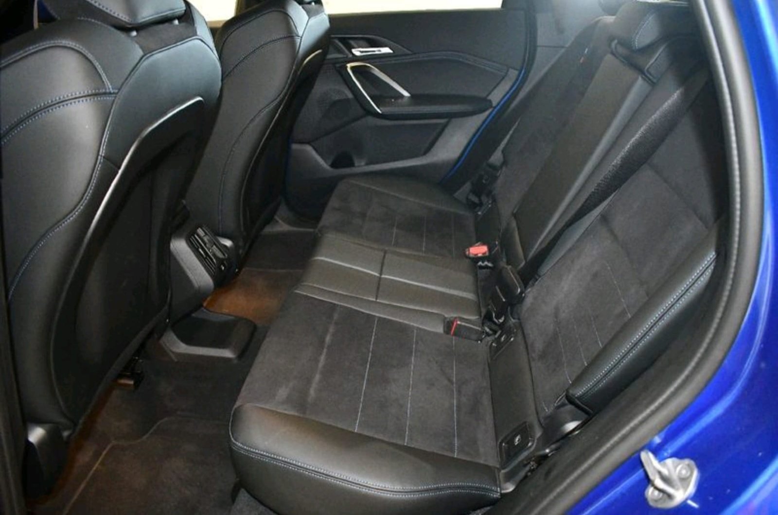 BMW X1 sDrive18d M Sport 150 CV Automático | Vehículo Nacional 10 BMW X1 M Sport asientos deportivos delanteros calefactados